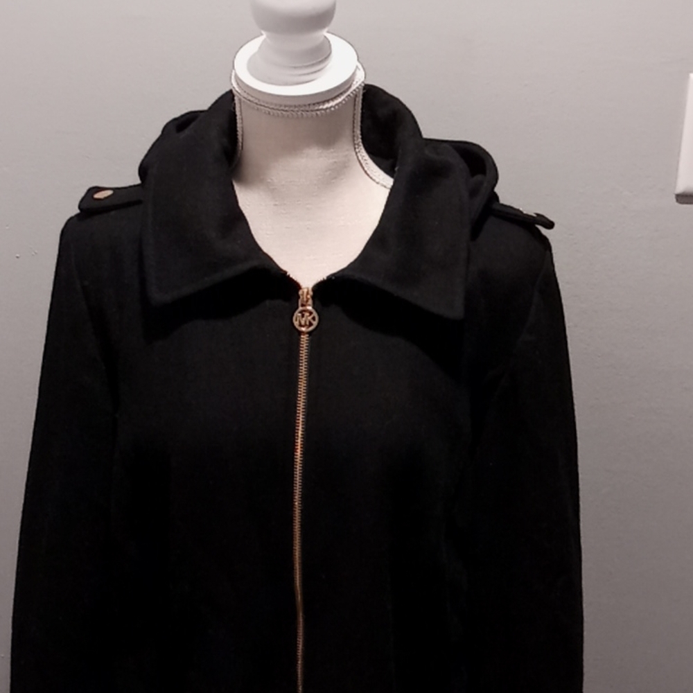 Coat - Picture 1 of 3